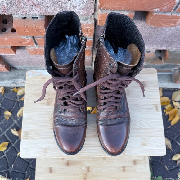Distressed brown leather combat boots - Picture 3 of 8
